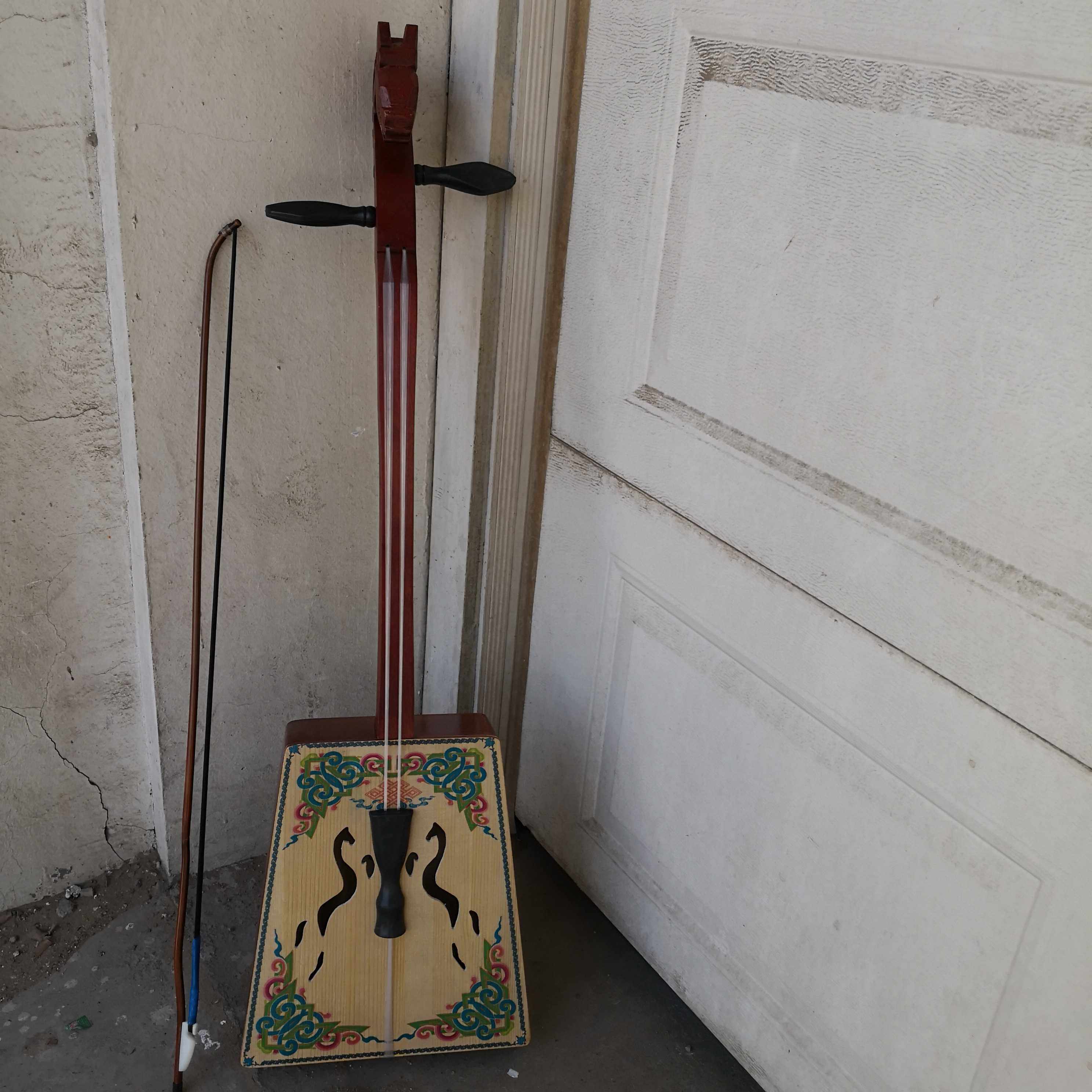 内蒙古装饰品手工艺品马头琴演出舞台道具蒙古包饭店餐用马头琴