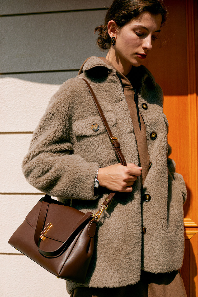 风家窄众击中内心时髦baby泰迪天然卷卷羊毛毛呢外套