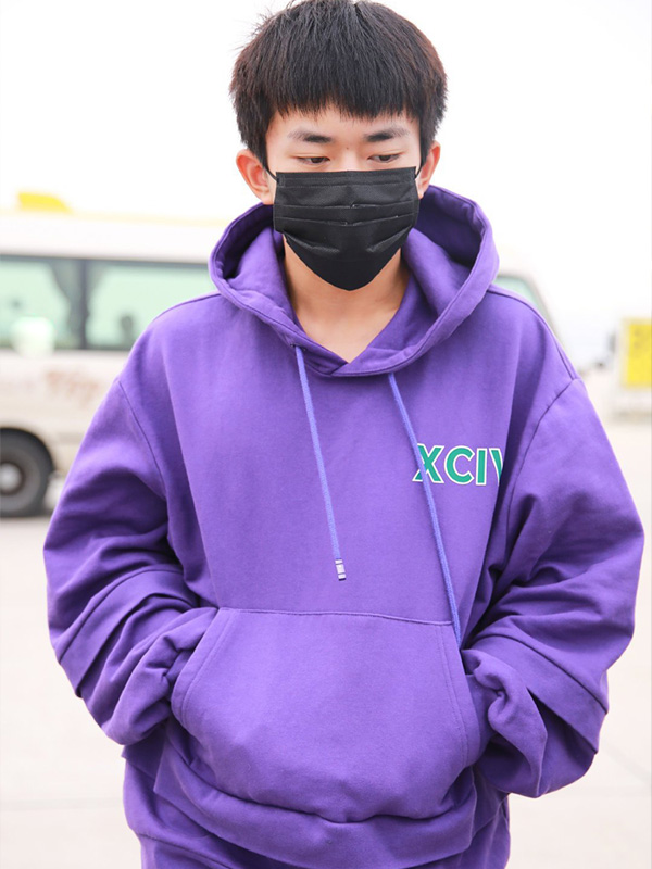 易烊千玺同款衣服宽松拼接紫色卫衣机场连帽秋冬帽衫学生男女款潮