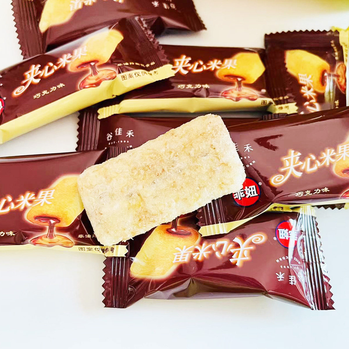 天津乖妞夹心米果50g10袋巧克力牛奶日式休闲膨化食品