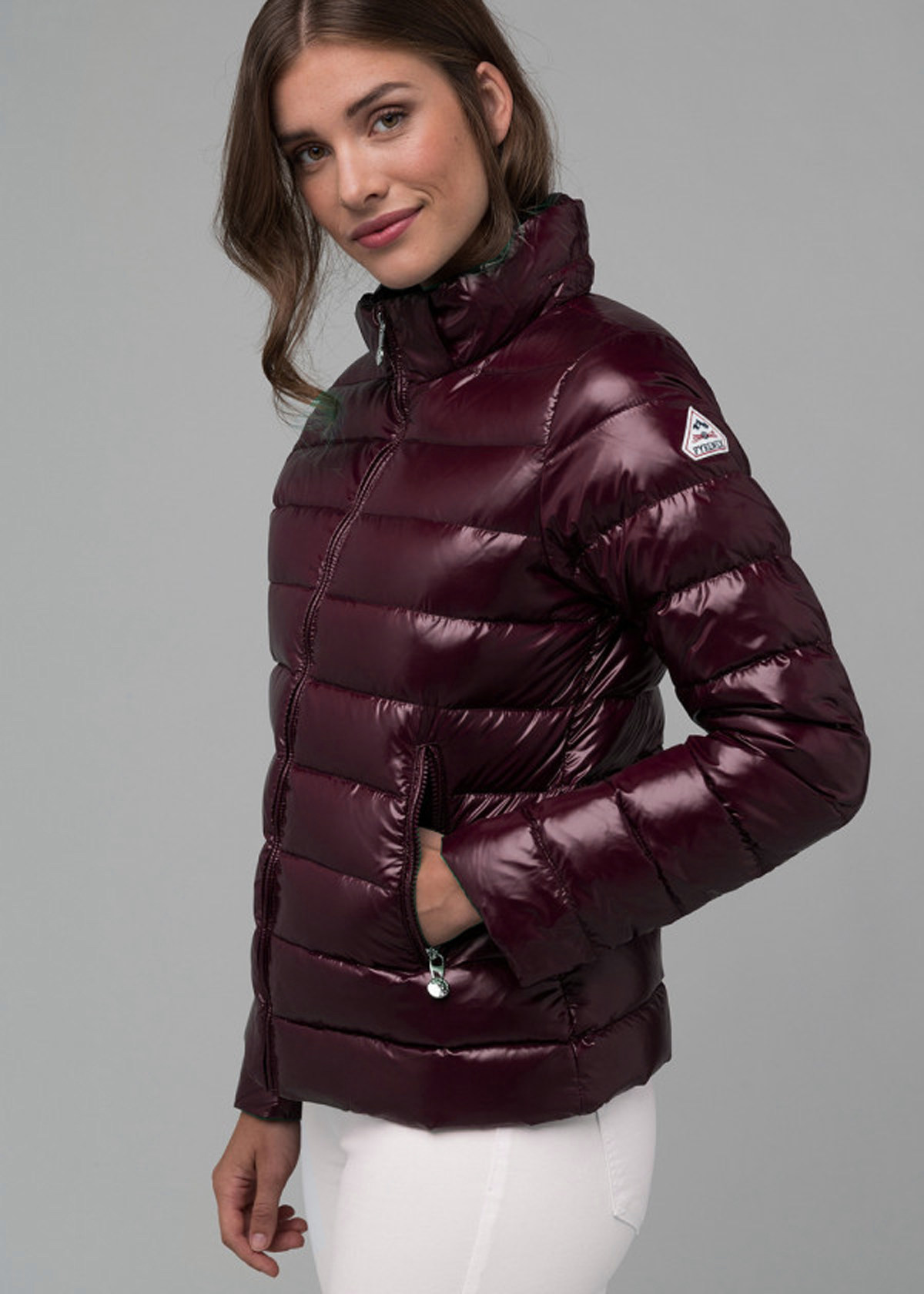 2019法国奢侈奢侈品品牌女款亮面排骨时尚羽绒服羽绒服