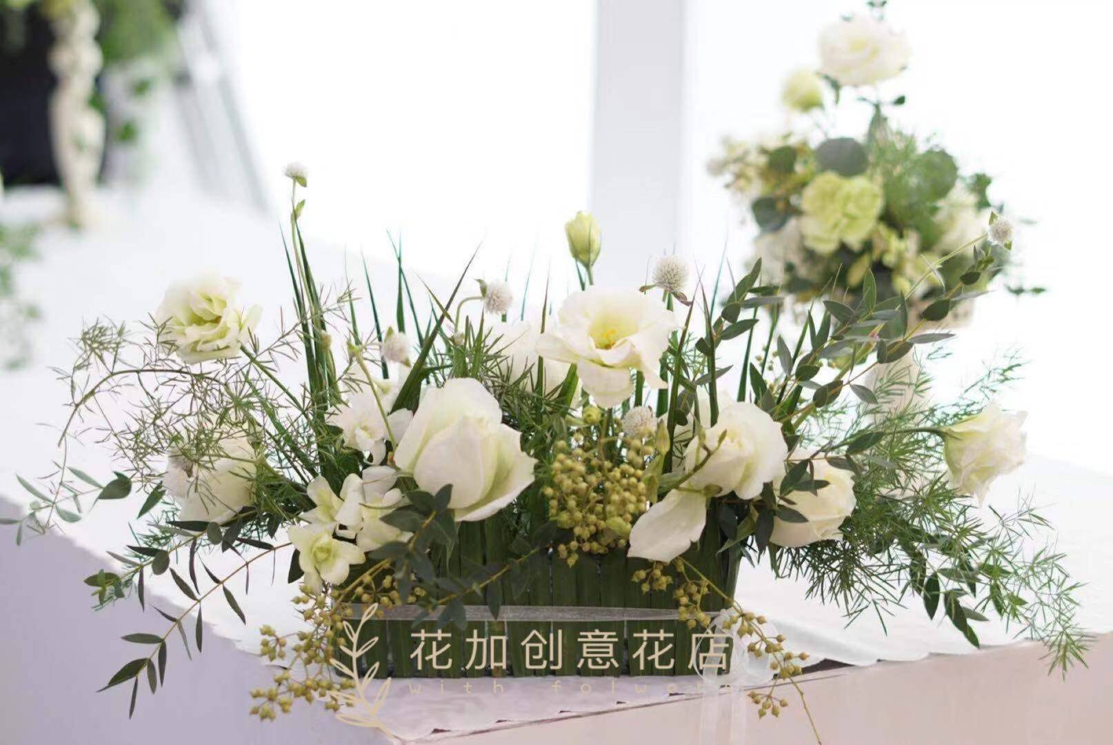 鲜花速递武汉同城送花上门商务桌花甜品花艺摆台商务用花