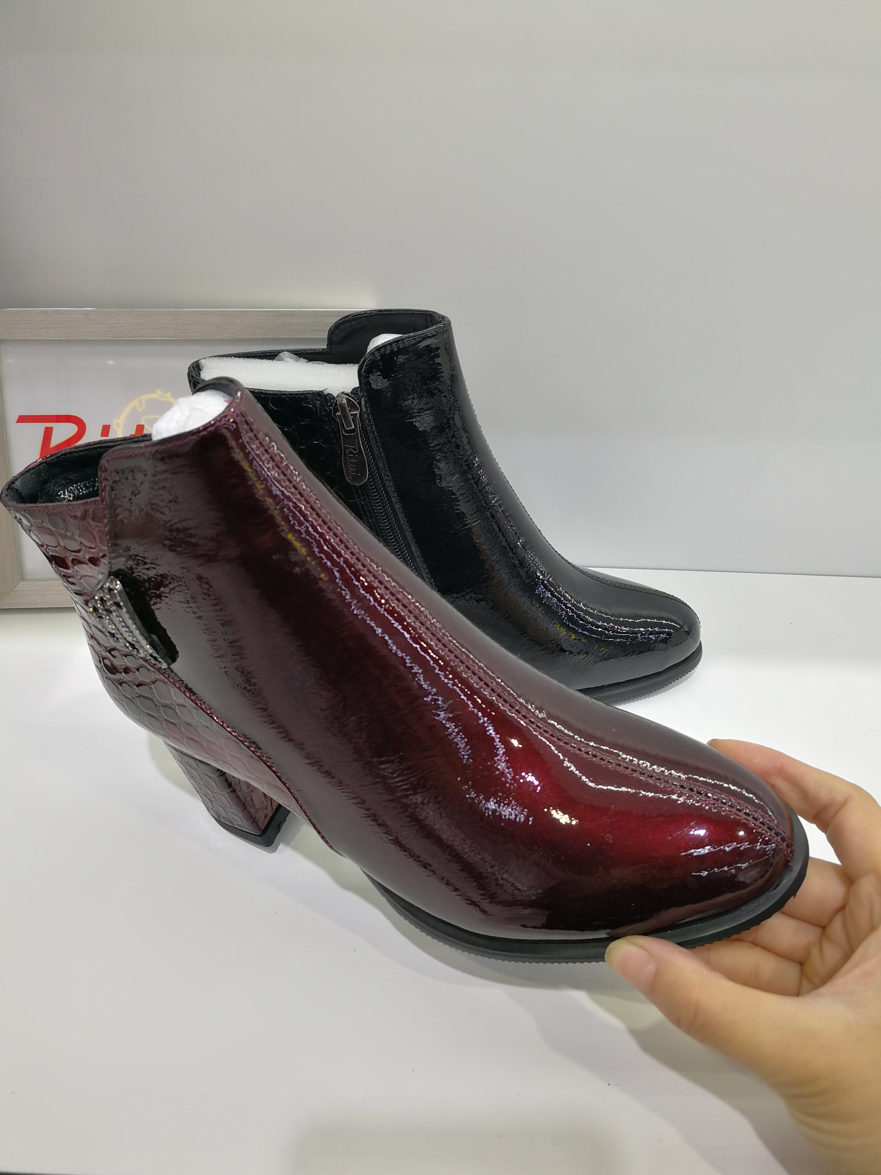 日泰女鞋漆皮2020正品冬季新款二棉加绒高跟时装靴