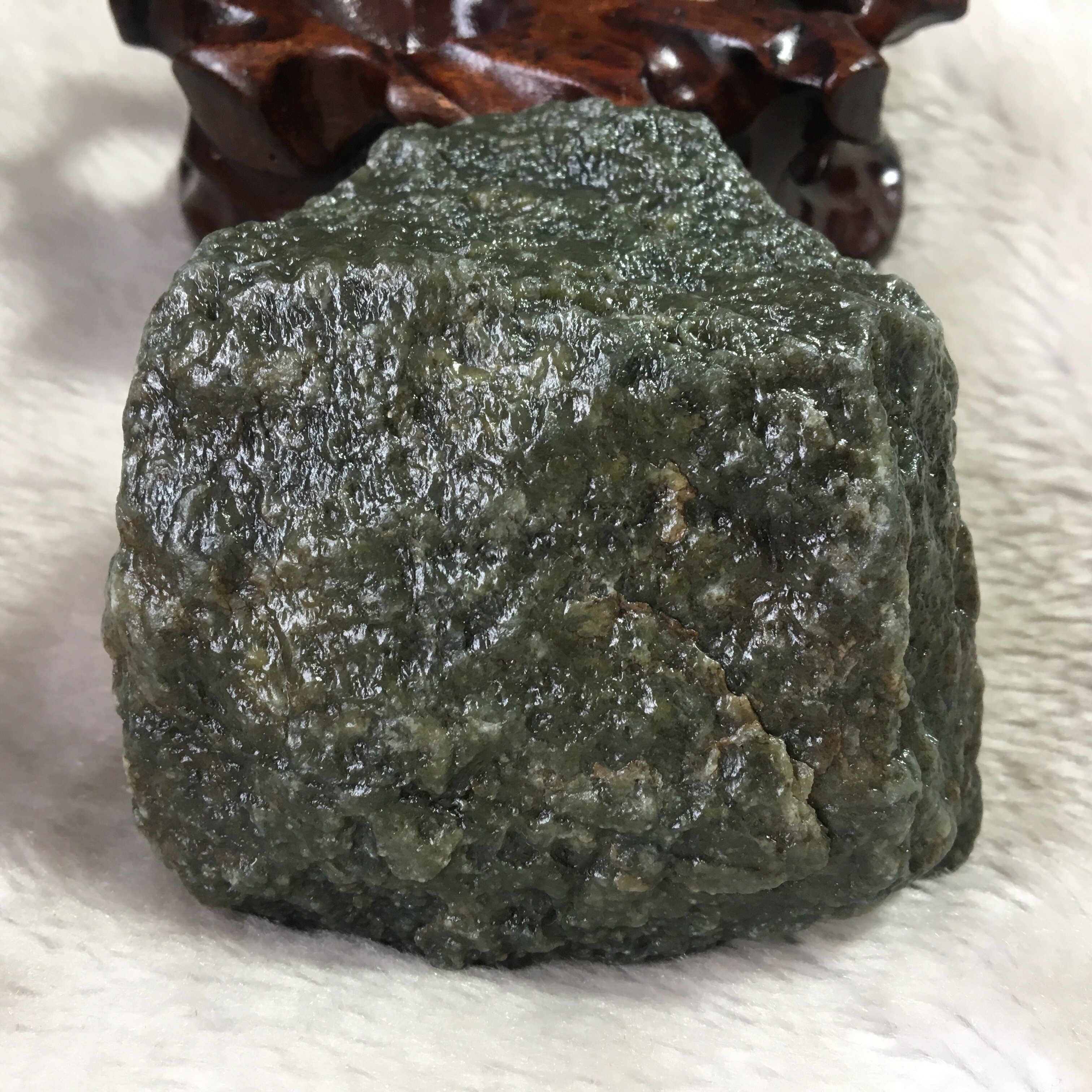 喀什玉龙河千疮百孔籽玉190g新疆若羌山流水碧玉籽料原石戈壁奇玉