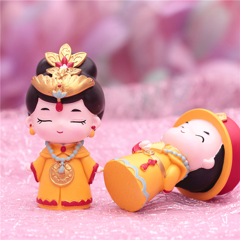 网红宫廷皇上皇上皇皇后迷你树脂摆件黄金珠宝店摆件