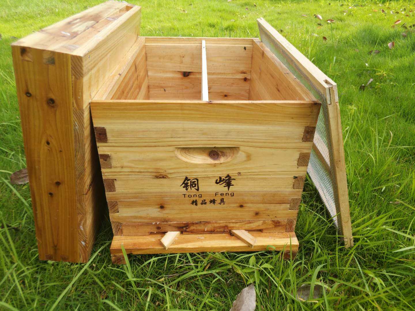 蜜蜂蜂箱全套养蜂工具铜峰养蜂箱包邮煮蜡杉木中蜂标准七框蜂巢箱