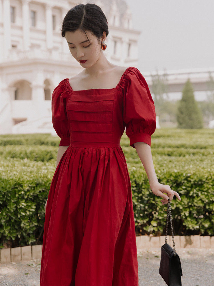 法式复古文艺方领红色连衣裙女夏气质女神范收腰显瘦超仙礼服裙子