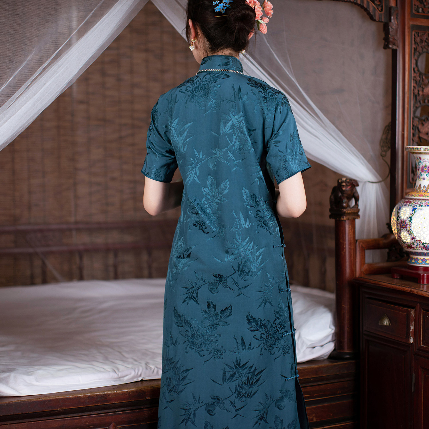 美玉如蓝丨中式复古民国风复刻老缎子丝棉提花缎短中袖盘扣长旗袍