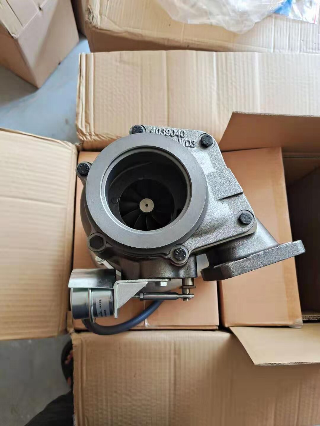 适用重汽豪沃wd615霍尔赛特hx50w涡轮增压器原厂增压器