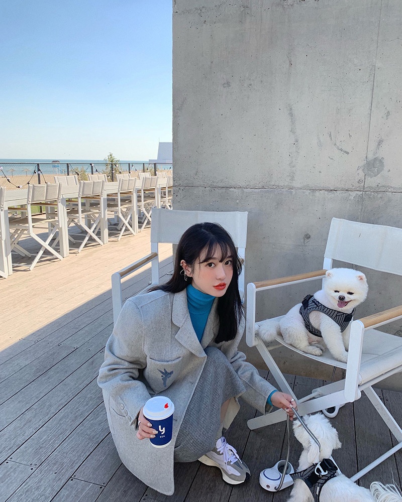 卢洁云 cariedo「简约的艺术」时髦撞色高领修身打底衫百搭女上衣