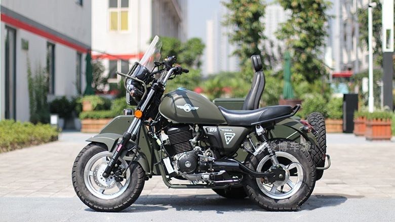 银钢yg200b巡逻者边偏三轮摩托车倒挡传动150b-23a链传动摩托车整车