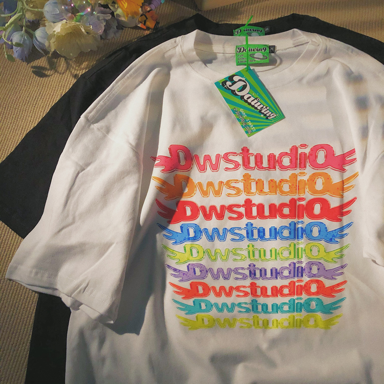 Daiwing总会有人给你温暖的光 彩色字母印花短袖T恤情侣小众内搭