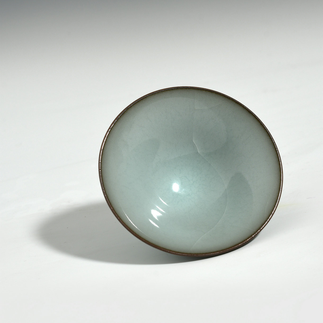 胎哥斗笠杯蒋同磊孙坑窑龙泉青瓷紫口铁足铁胎功夫茶杯