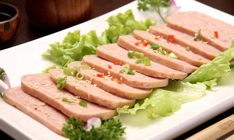 烟台山村果园飞轮午餐肉罐头340g 方便速食24罐/箱 满6罐多省包邮