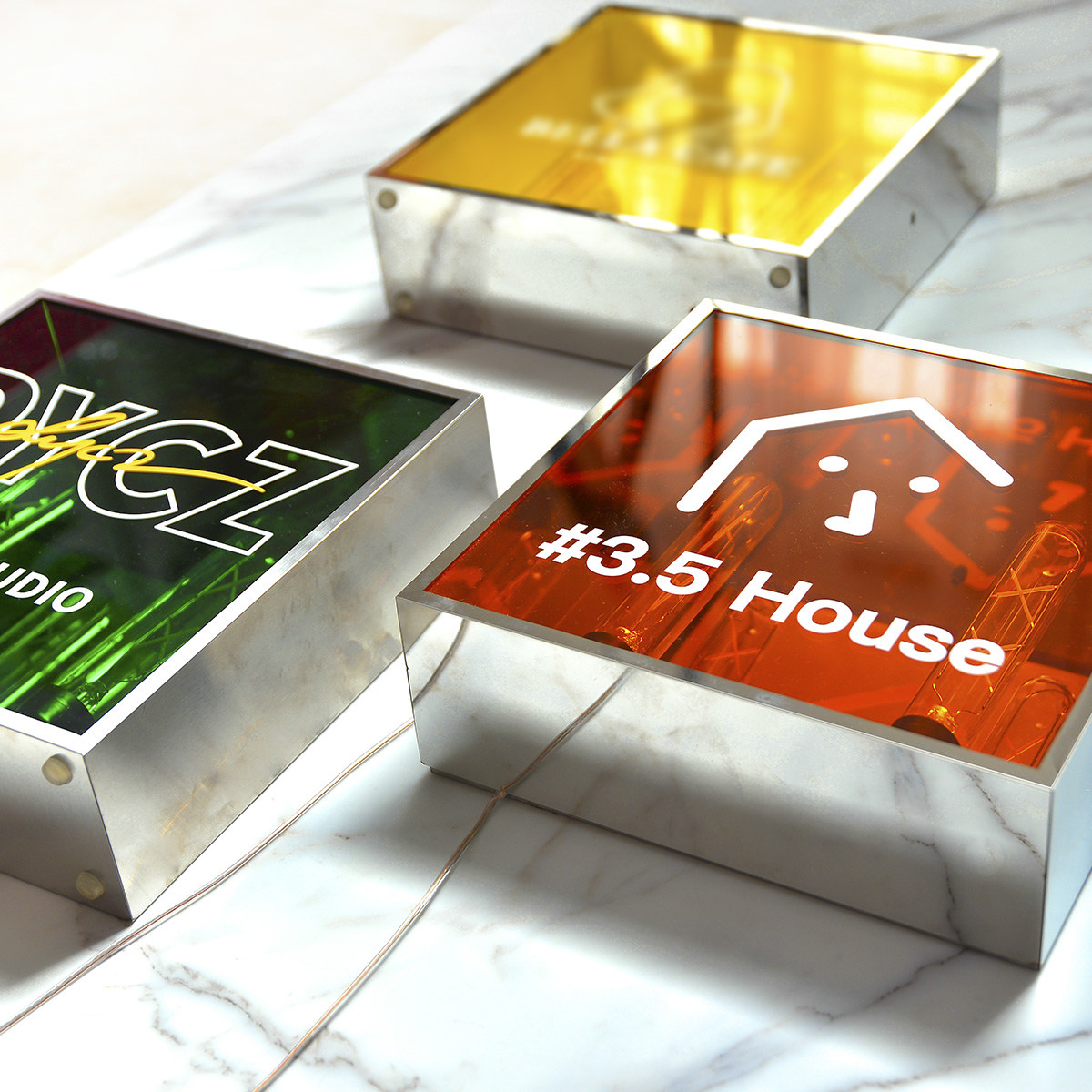 韩国ins小众创意设计彩色亚克力个性灯箱广告网红灯箱