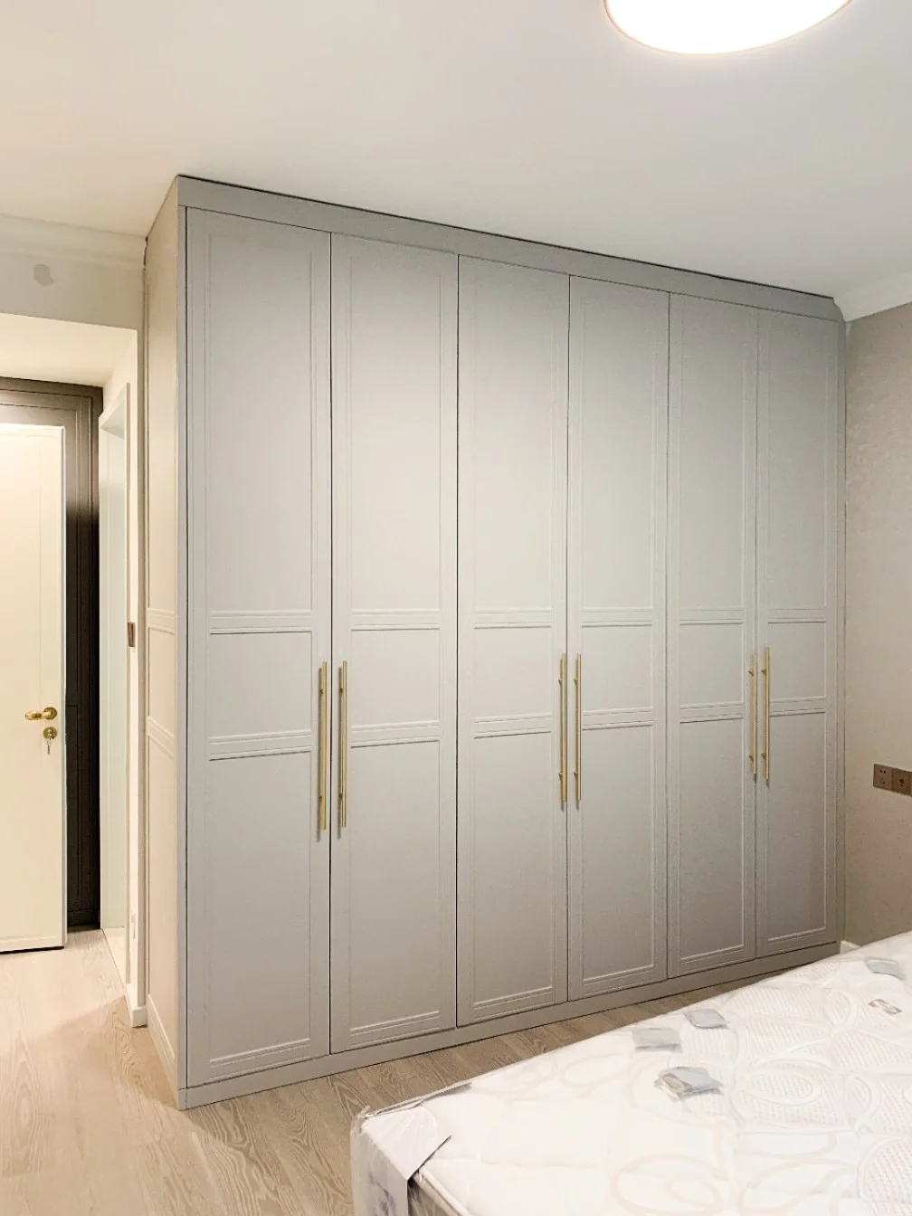 全屋定制实木衣柜大衣衣橱衣帽间美式欧式简约轻奢定制平开门衣柜