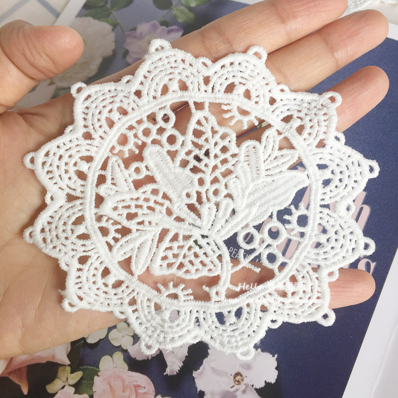 原单出口棉线刺绣白色镂空美丽花儿圆形杯垫杯垫