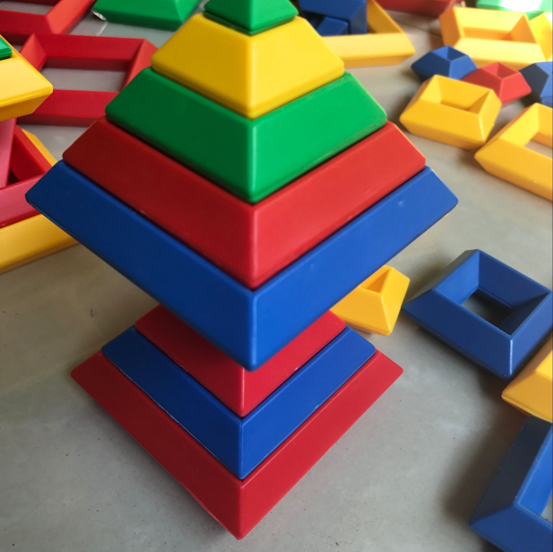 幼儿园教具叠叠塔儿童拼装玩具叠套塔积木塑料建构叠叠圈