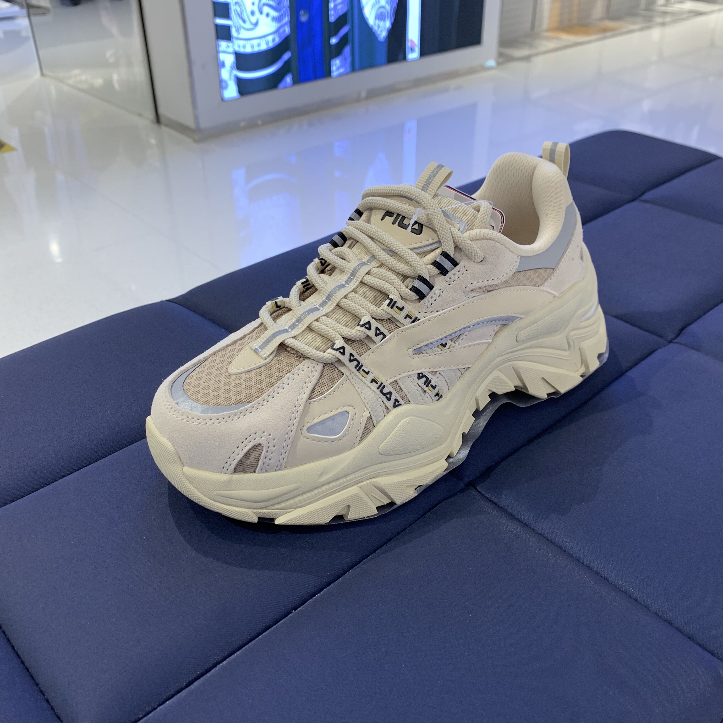 fila斐乐女鞋鱼刺复古老爹2021春季新款时尚跑步鞋
