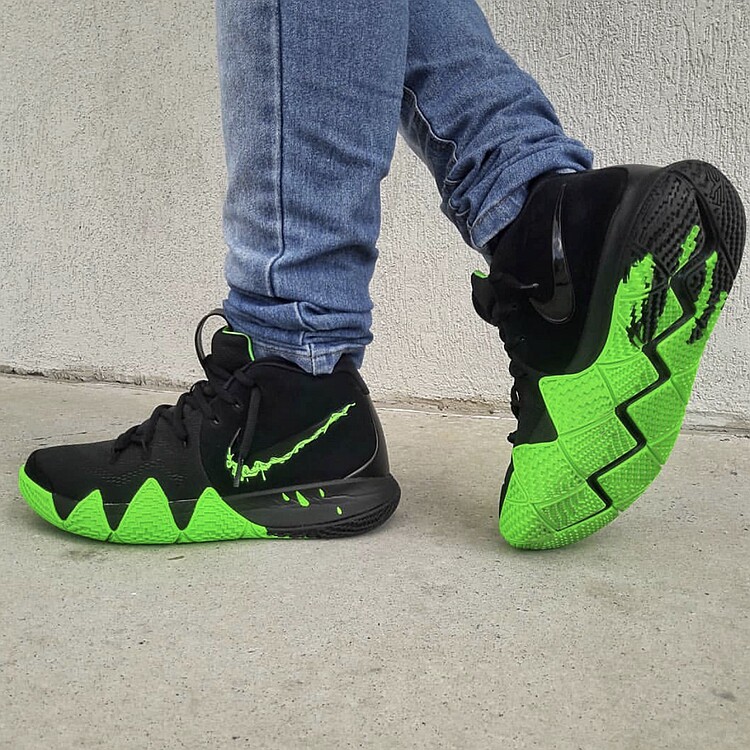 nikekyrie欧文4代ncaa纯黑炫彩黑白41分943807-005篮球鞋