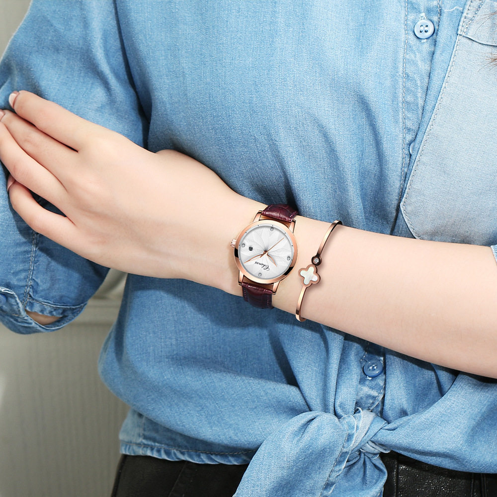 手表经典真皮皮带女士简约女神新款女生时尚潮流国产腕表
