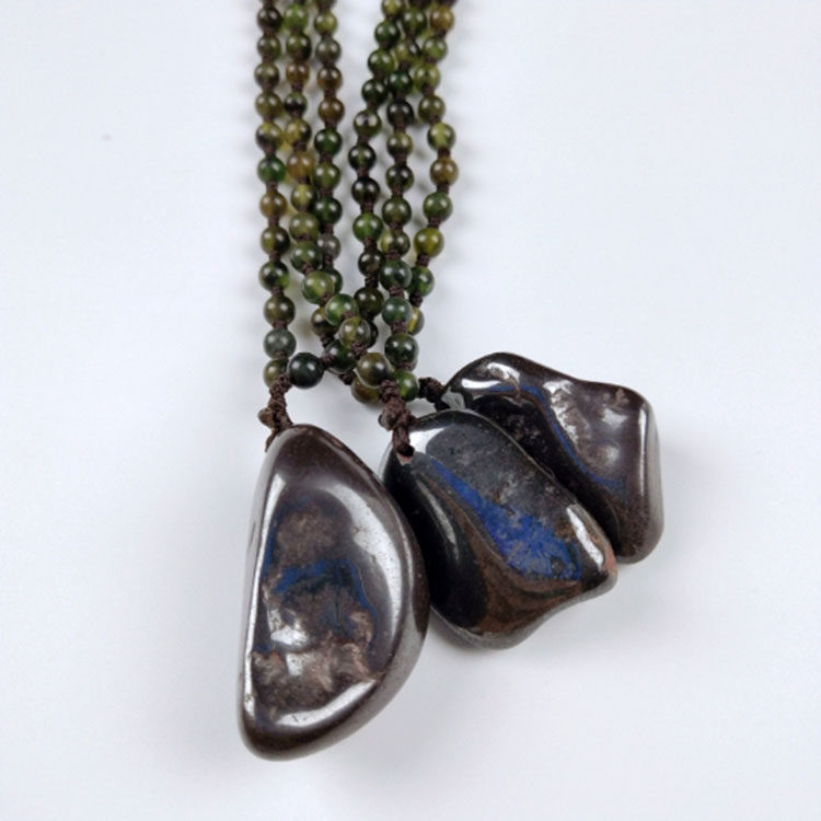 新疆天陨奇玉掌柜推荐精品天然又亮陨石挂件颈饰