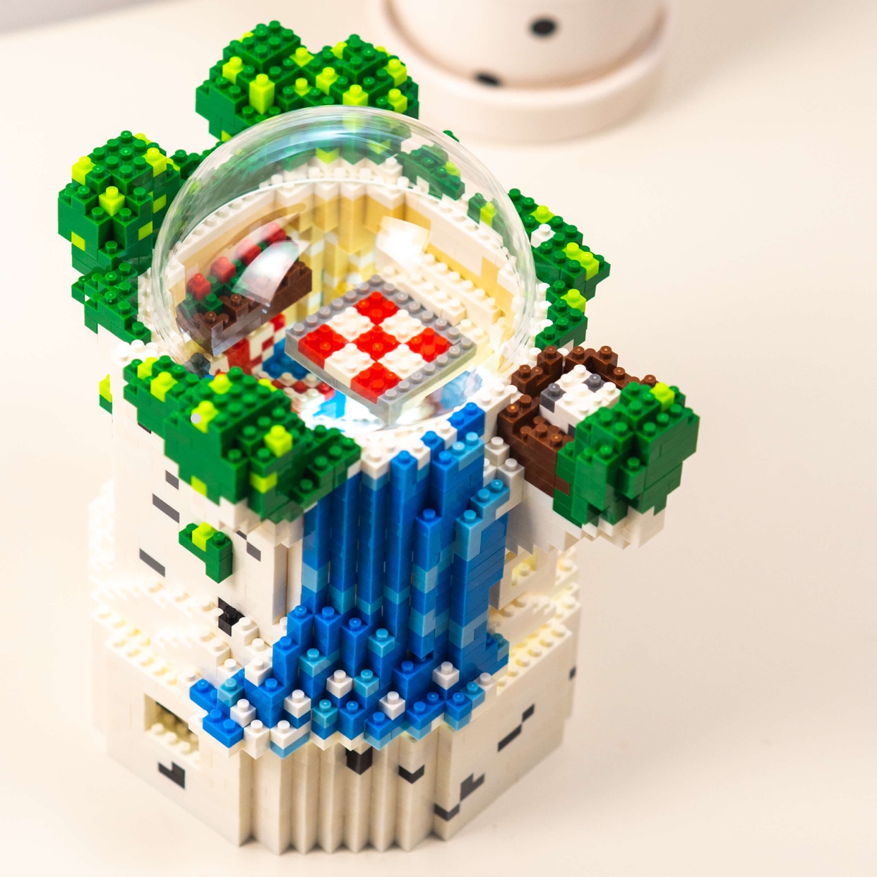 原创街景拼搭迷你积木树屋发光摆件玩具建构