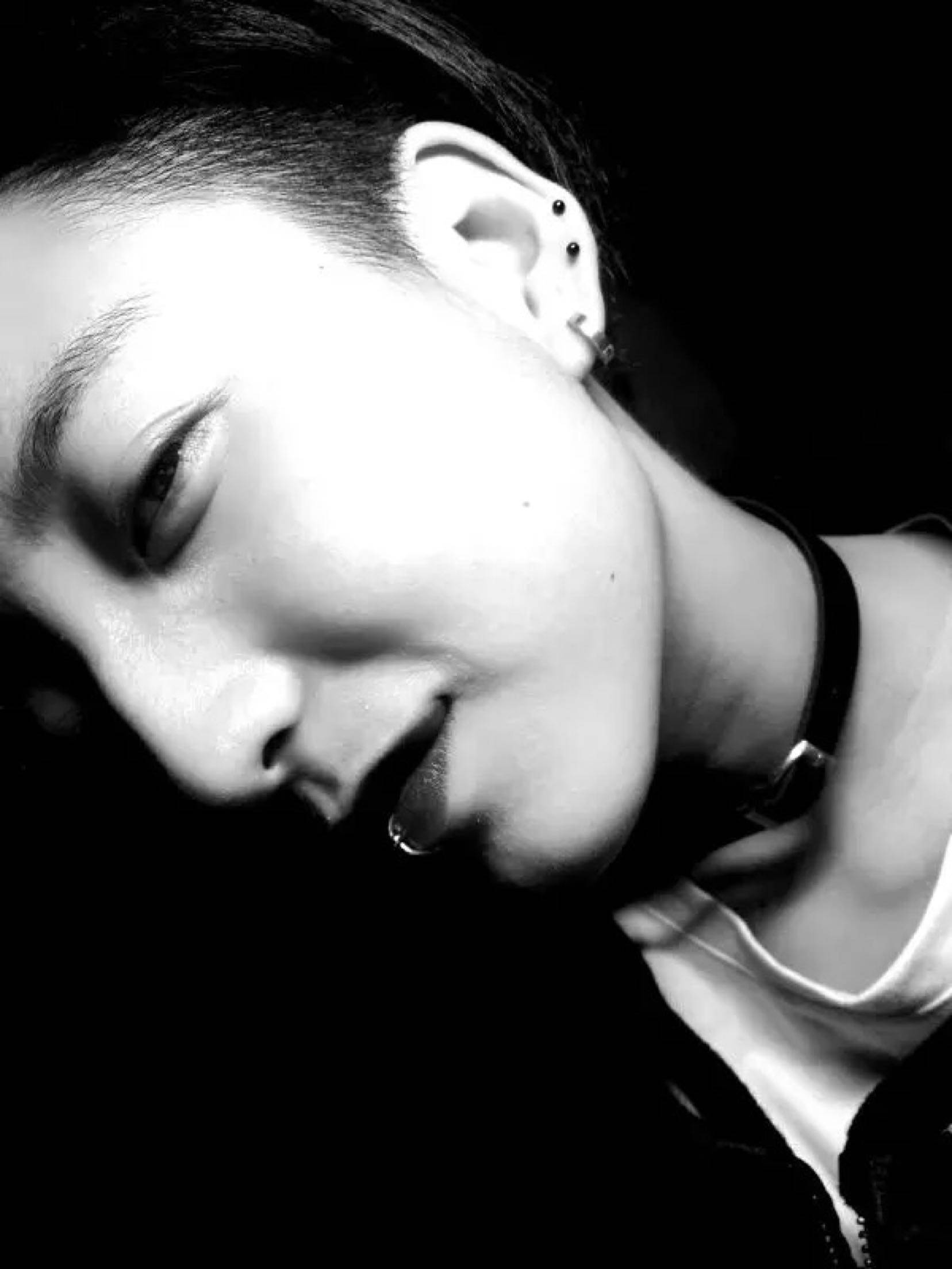 1个时尚个性钛钢无洞唇环女不用打简约孔唇钉ins潮流唇夹男生土酷