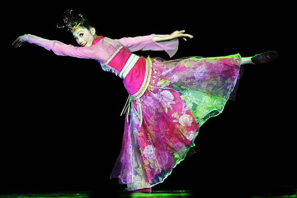 服装红果果果舞蹈演出演出服服饰古典铜雀民族民族服装