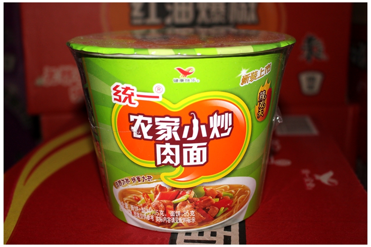 统一箱包整箱桶装105克速食一来泡面小炒农家方便面
