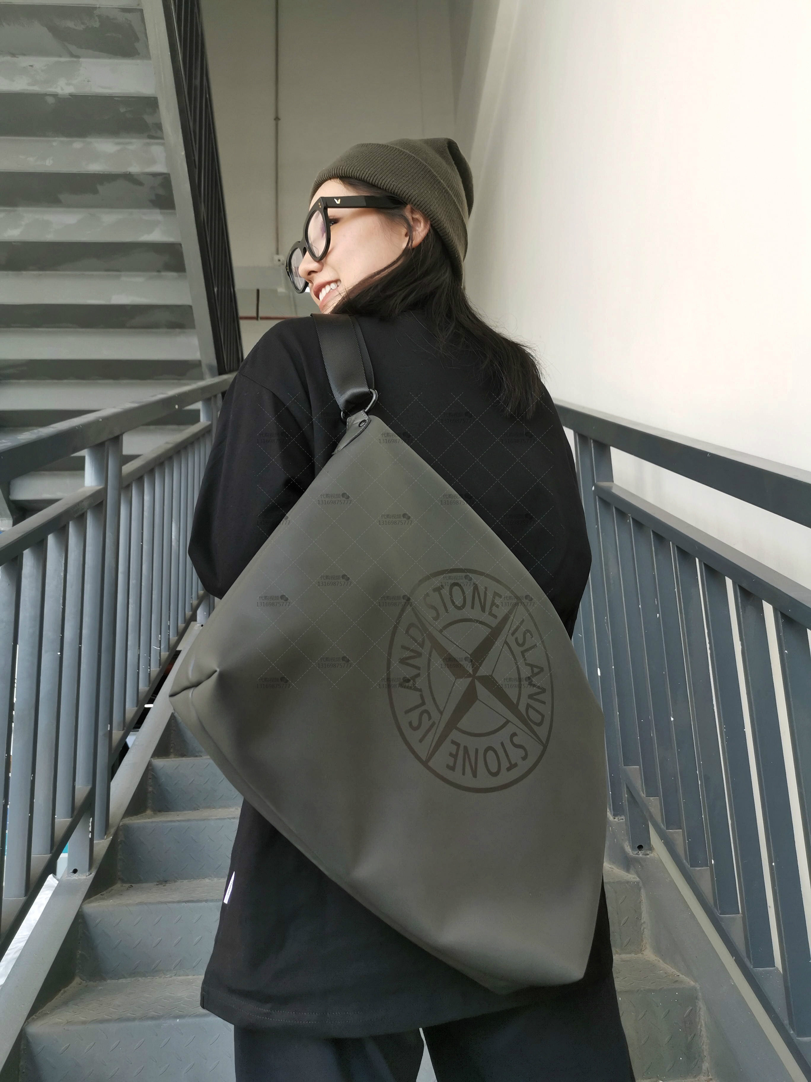 代购 STONE ISLAND 石头岛‌机能风斜挎包单肩包大容量男女同款