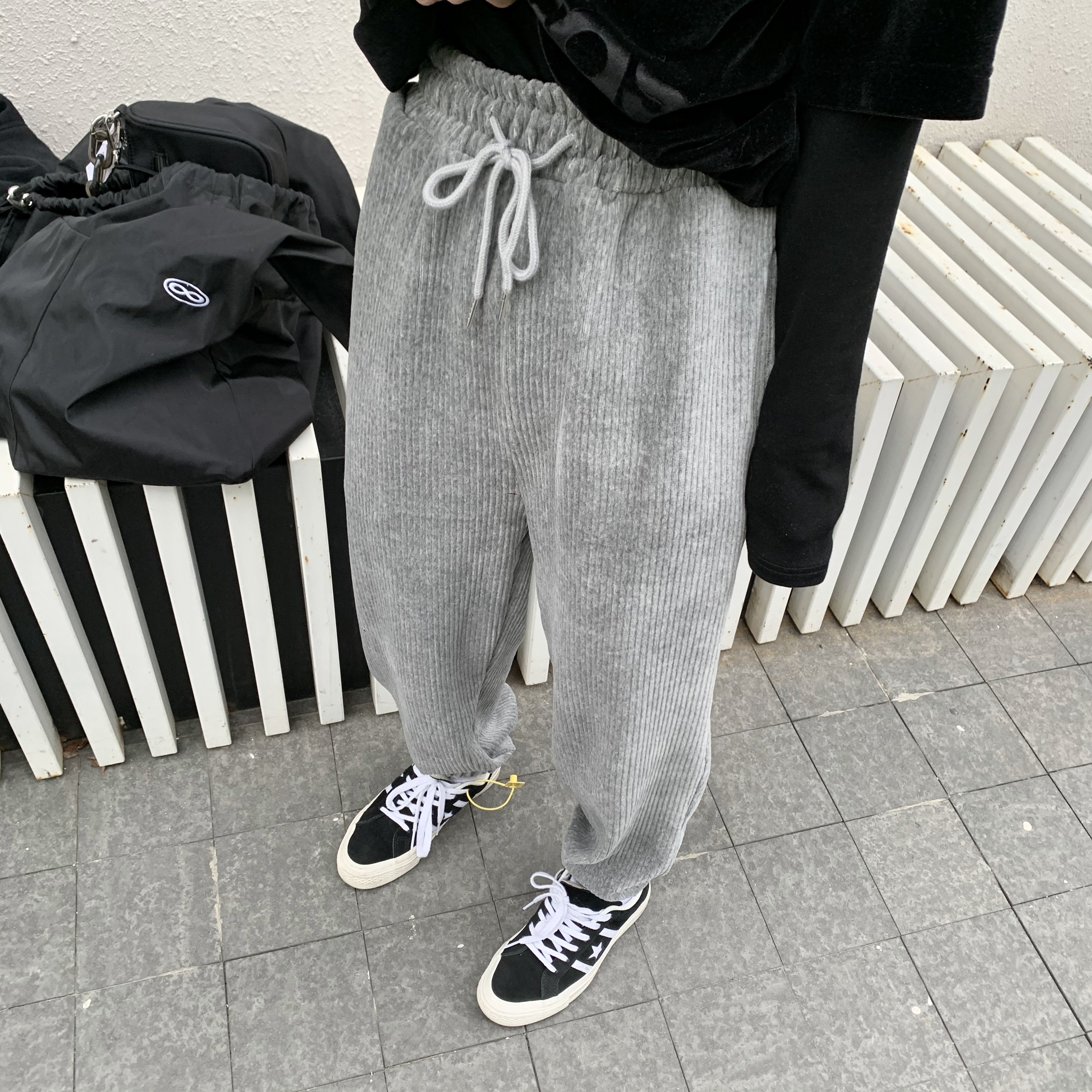 灯芯灯芯绒绒裤子女秋冬新款ins宽松休闲直筒束休闲裤