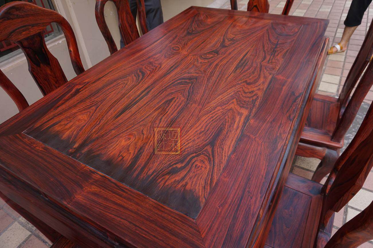 老挝大红酸枝红木餐桌光面独柱靠椅面独板实木餐桌木纹漂亮