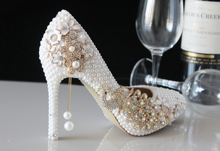 春夏秋冬新款水晶鞋婚鞋新娘鞋珍珠镶钻水钻手工白色细跟高跟尖