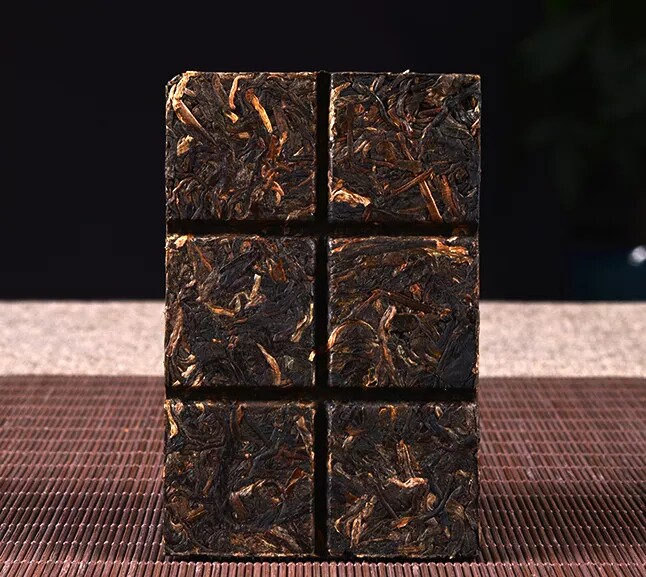 中爱马高顶古茶班方砖云南西双版纳勐海班章古树普洱茶普洱