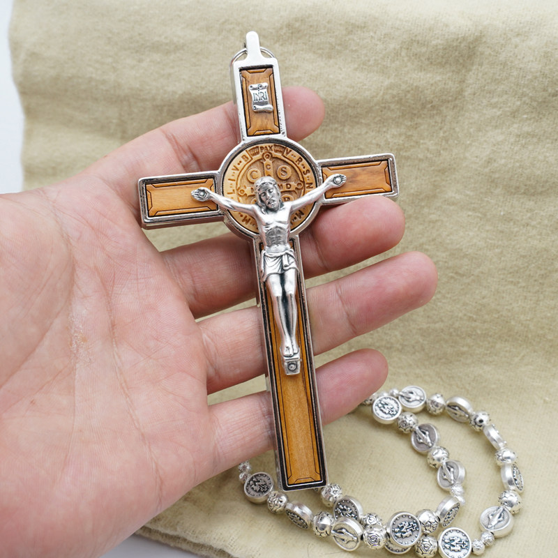 首页 下载app                          合金圣本笃十字架带圣牌橄榄