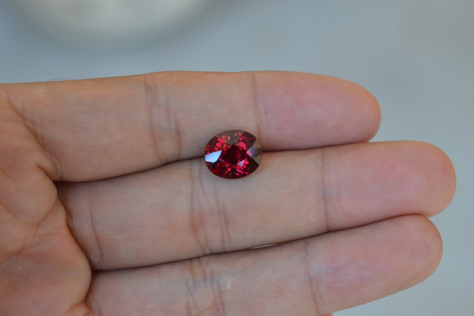 超闪艳丽天然镁铝镁铝石石榴石裸石56克拉vvs净度其他