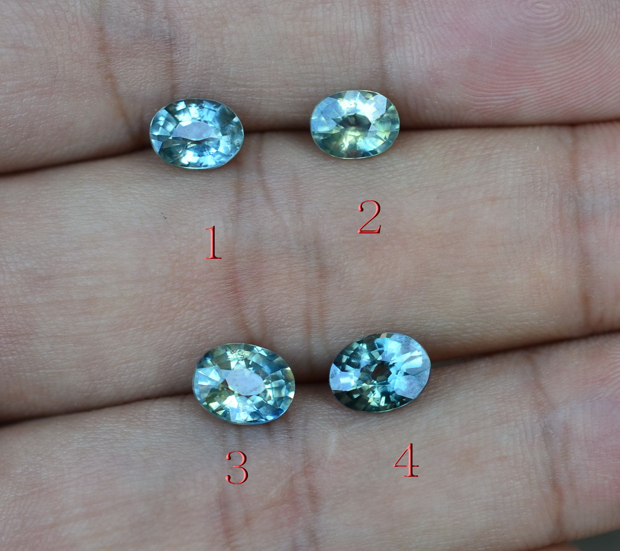 天然浅色无烧蓝宝石裸石1克拉vvs级超闪满火彩其他