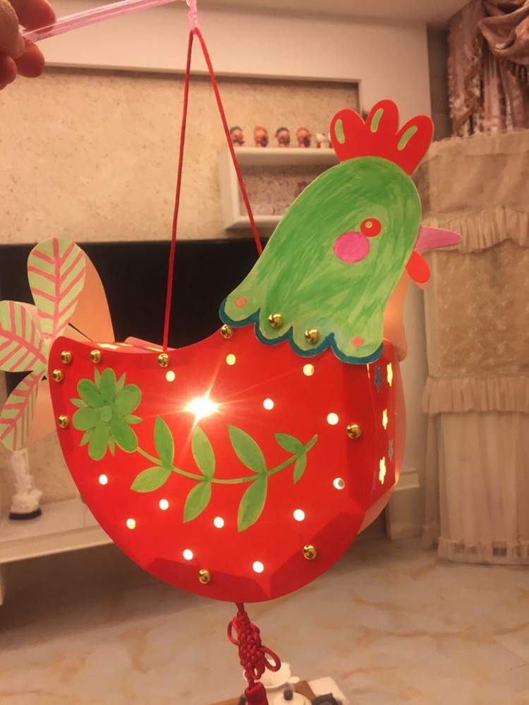 新年小鸡纸灯笼diy手工制作材料儿童元宵节自制发光创意手提花灯