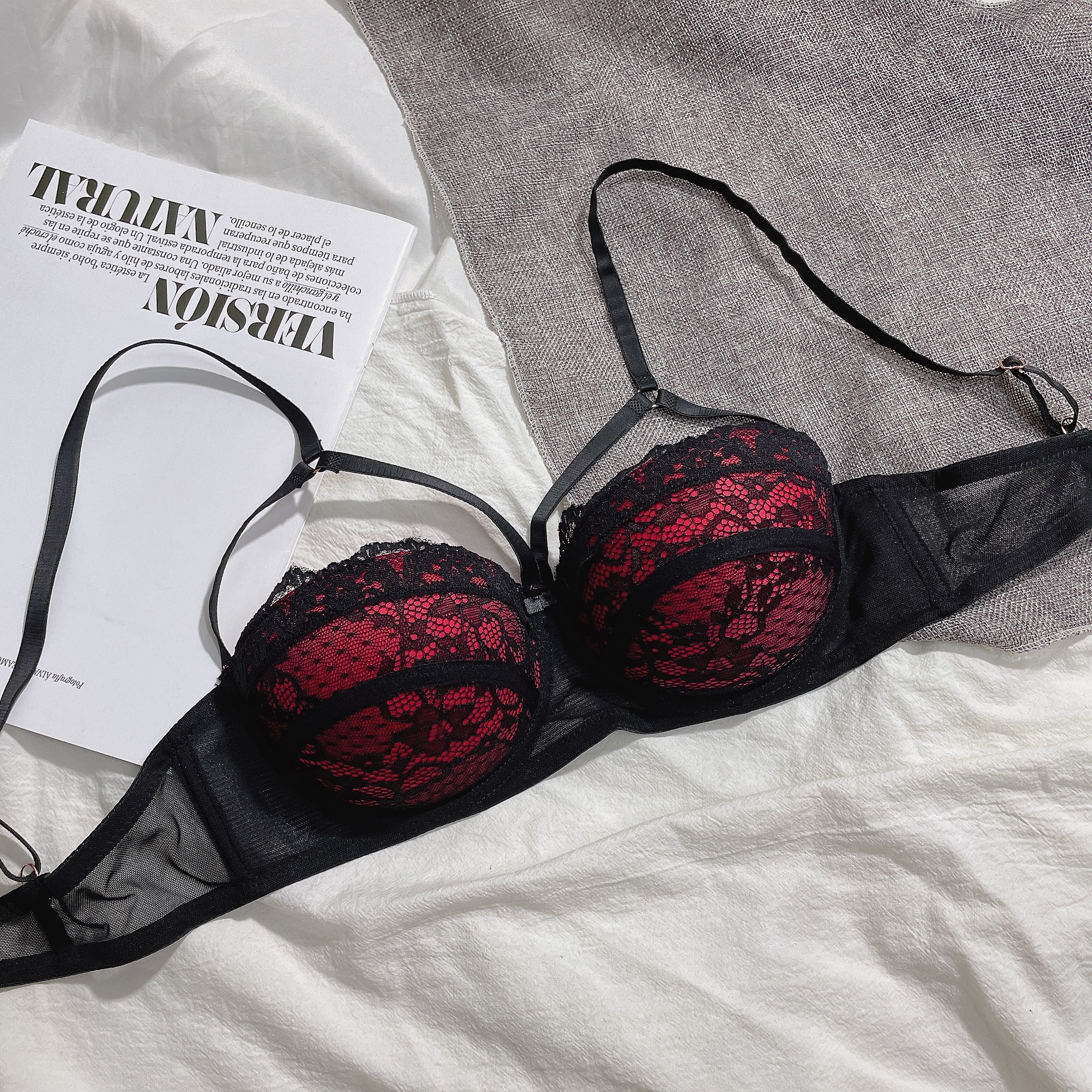 半杯性感奶罩丁字裤bra诱人内衣聚拢女轻蕾丝文胸套装