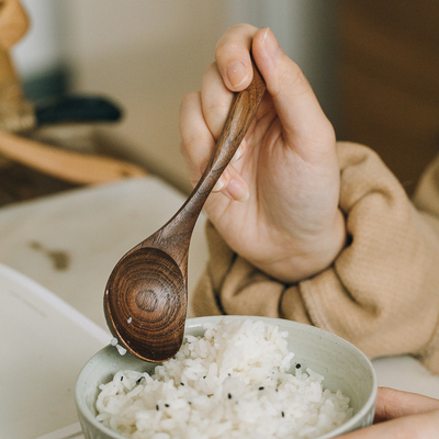 用勺子的正确手势图解图片