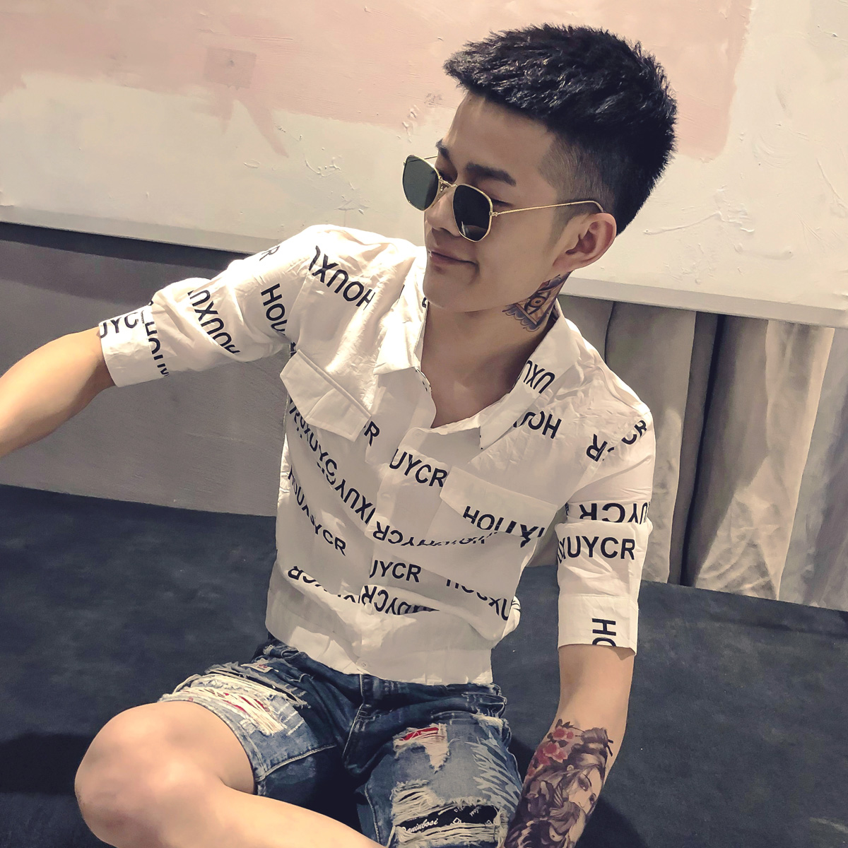 夏装男士半袖网红发型师五分袖衬衫社会精神小伙潮流紧身短袖衬衫