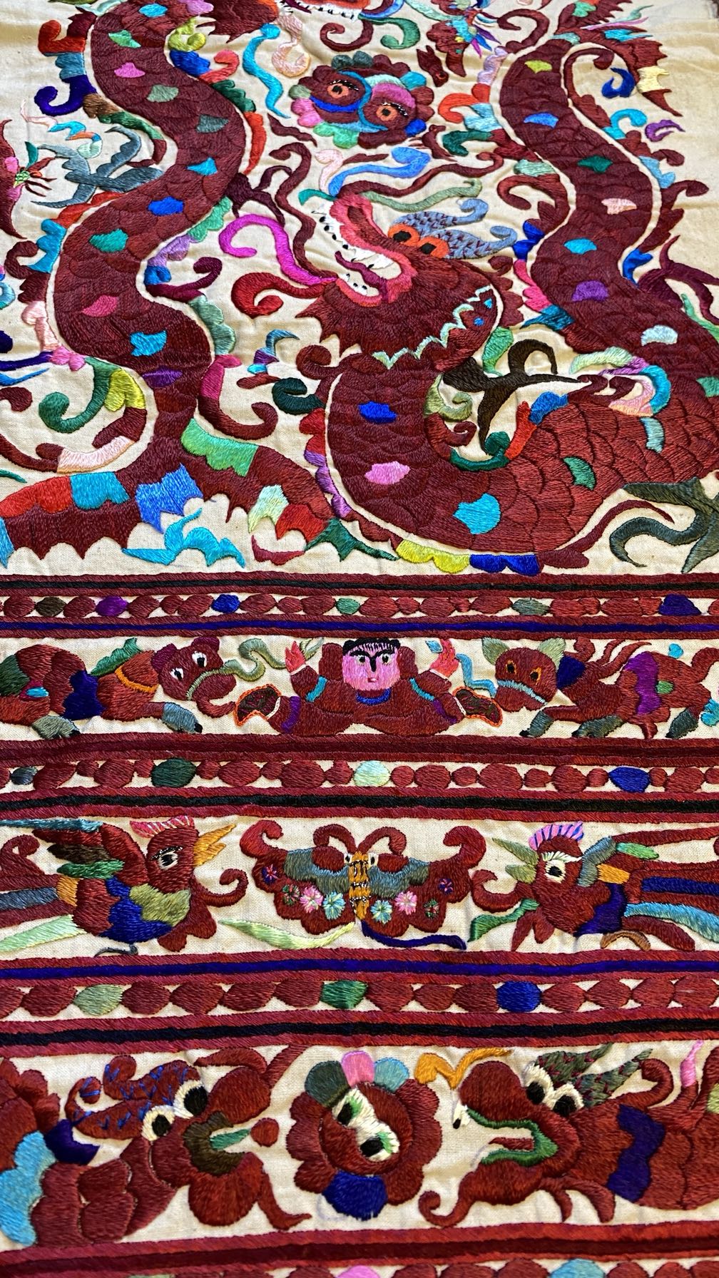 刺绣龙纹贵州苗绣老绣片手工小动动物绣花老绣刺绣