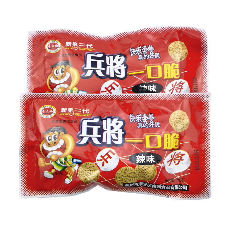 大妈一口脆单包辣味干脆面硬口捏碎膨化零食8090膨化食品