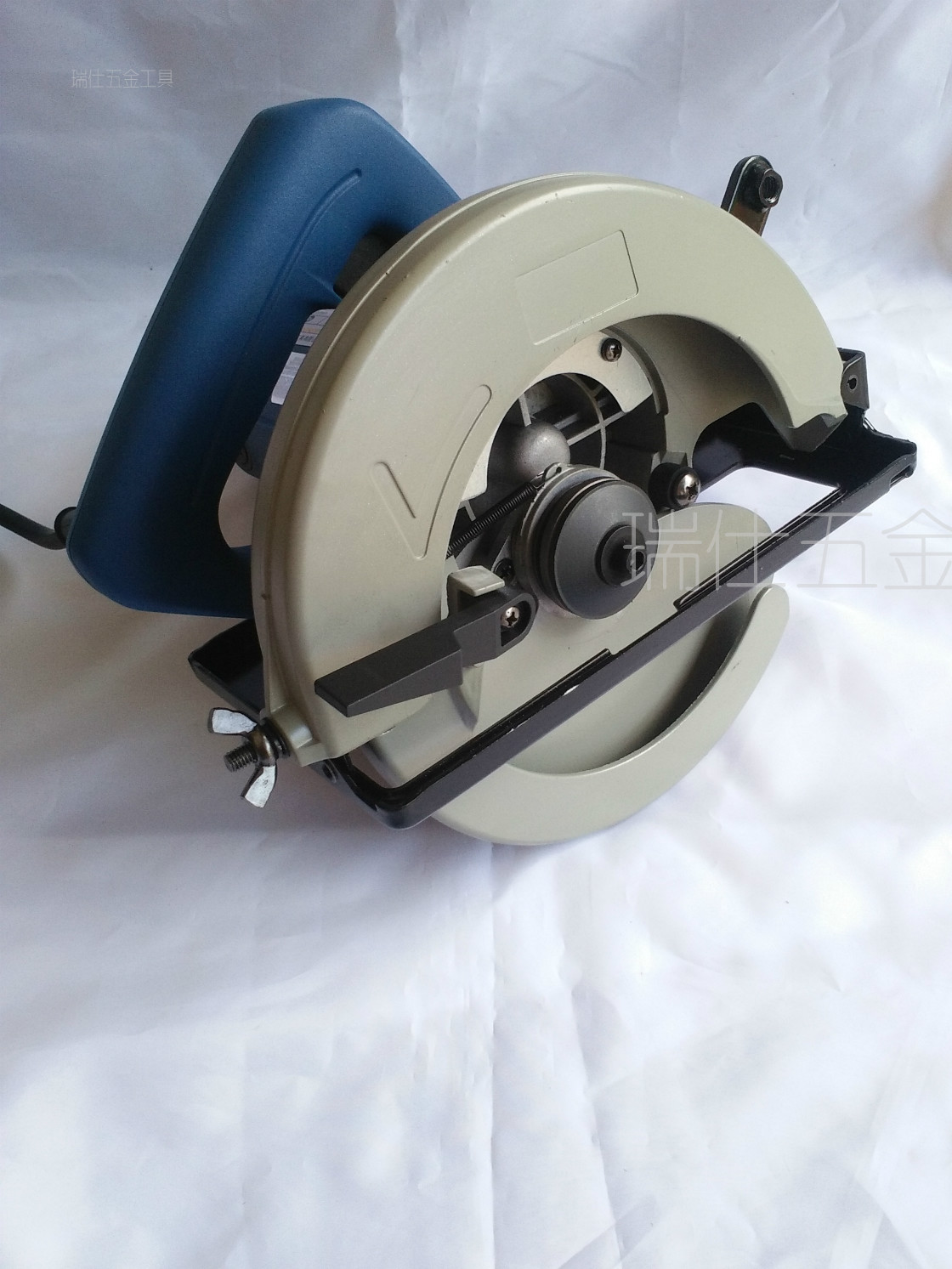 电锯圆锯东成7寸02-185木锯手提木工台锯9寸电圆锯