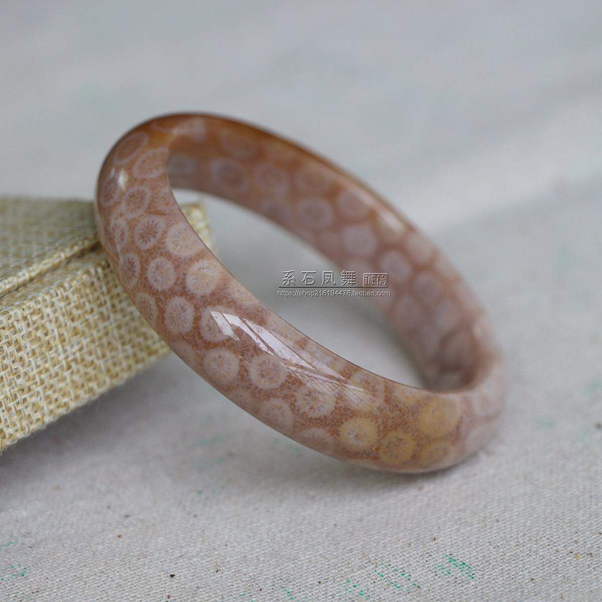 上手美上花纹手镯正装气质系石苑石气质菊花珊瑚手镯