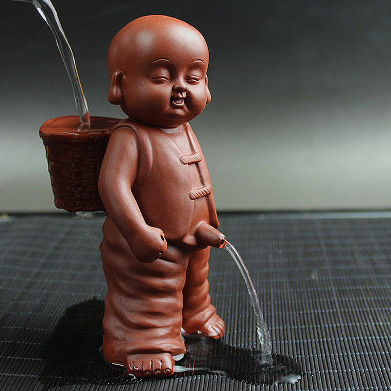 茶宠童子紫砂喷水摆件创意小和尚茶童撒尿瓷娃娃小孩茶台饰品茶玩