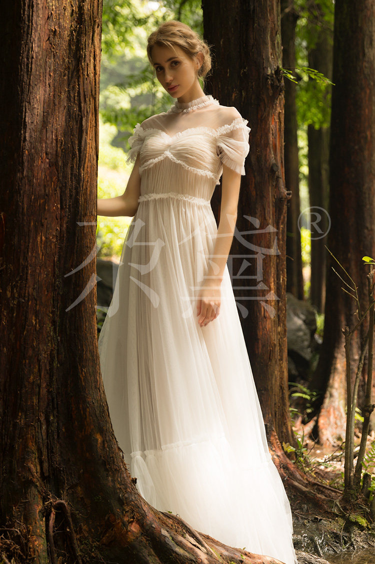 尕黛出品原创实拍复古森系仙女小众新娘户外婚纱
