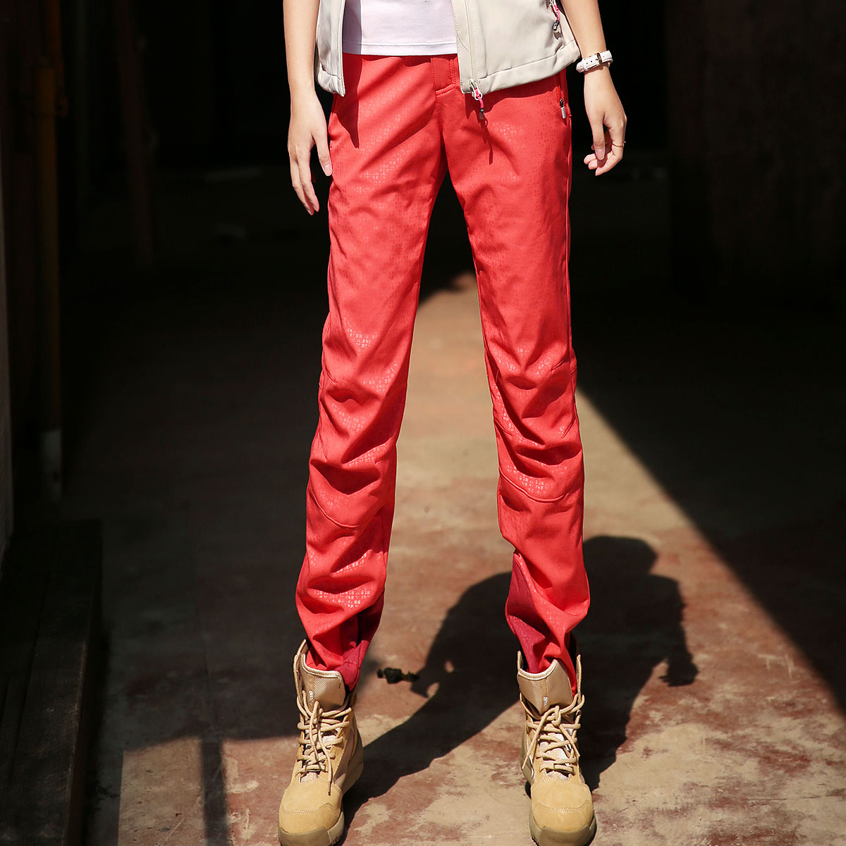 雪丘岛户外冬季修身显瘦软壳裤防风防泼水保暖抓绒抗污软壳长裤女