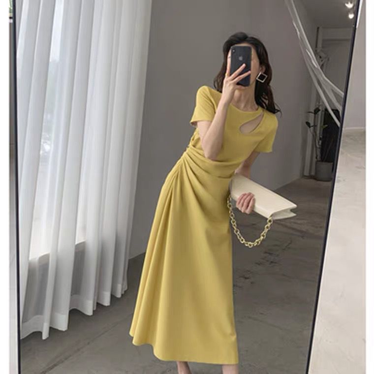 连衣裙2022新款女夏镂空气质法式显瘦设计感收腰褶皱小众别致长裙